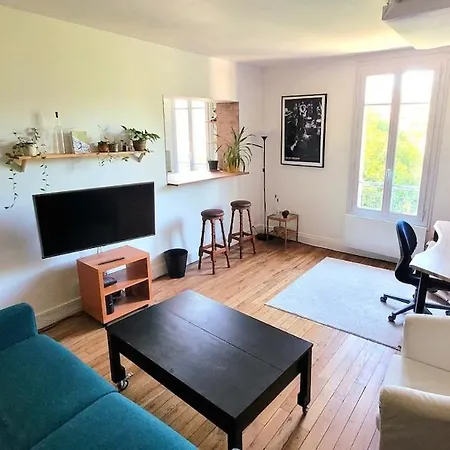 Charming Bordering Versailles